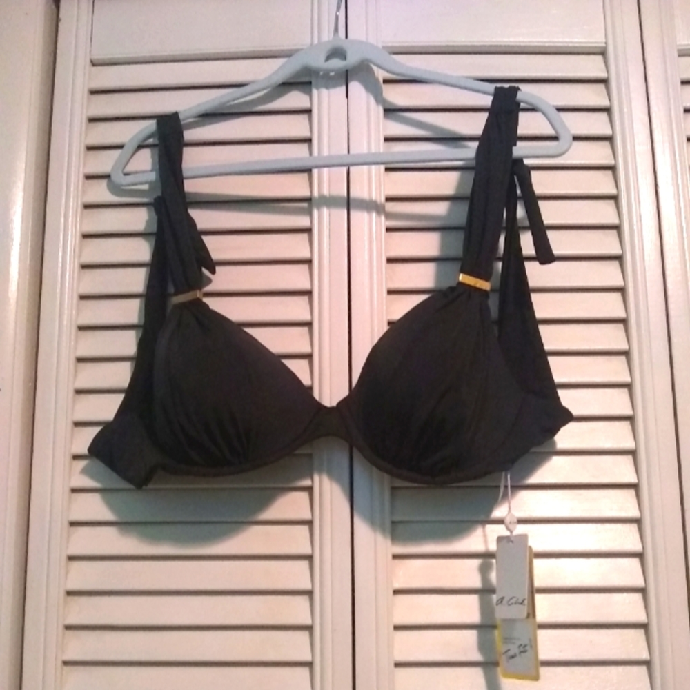 NWT A. Ché Viona Halter Bikini Top Size T5 in Onyx Black